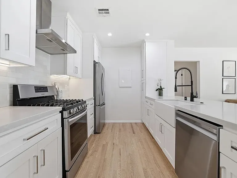 4958 Canoga Ave — Photo 11
