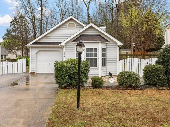 204 Thorncrest Dr, Apex, NC 27539