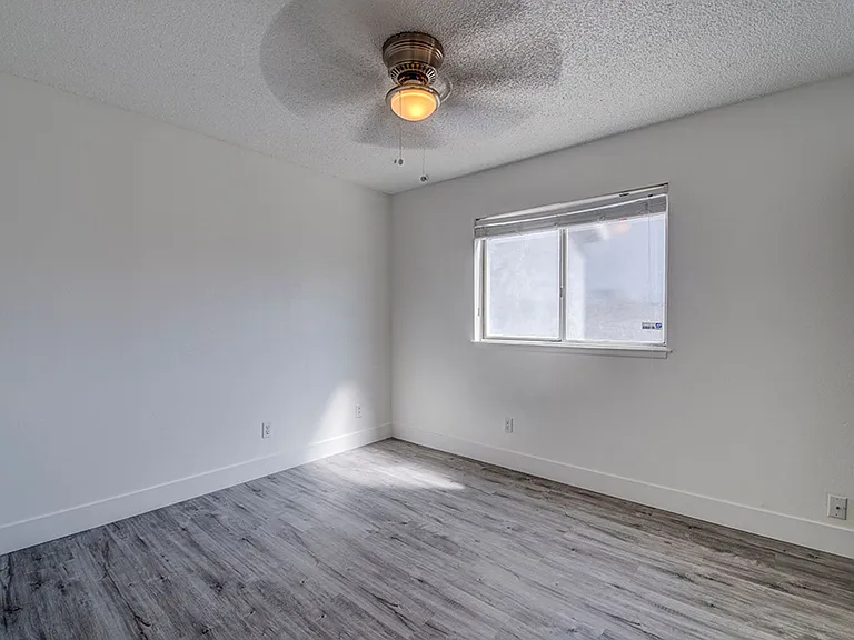 5461 Palmyra Ave — Photo 30