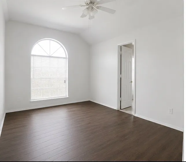 2852 Saint Johns Ave — Photo 6