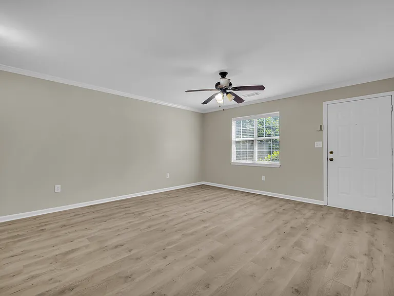 100 Woodstone Dr #7 — Photo 15
