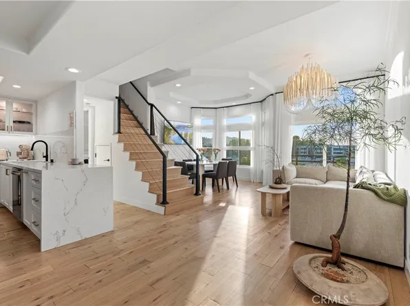 4230 Colfax Ave APT 301, Studio City, CA 91604