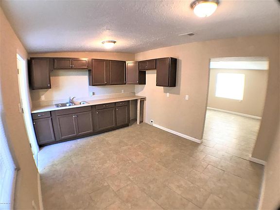 4th image of 1637 W 26th St