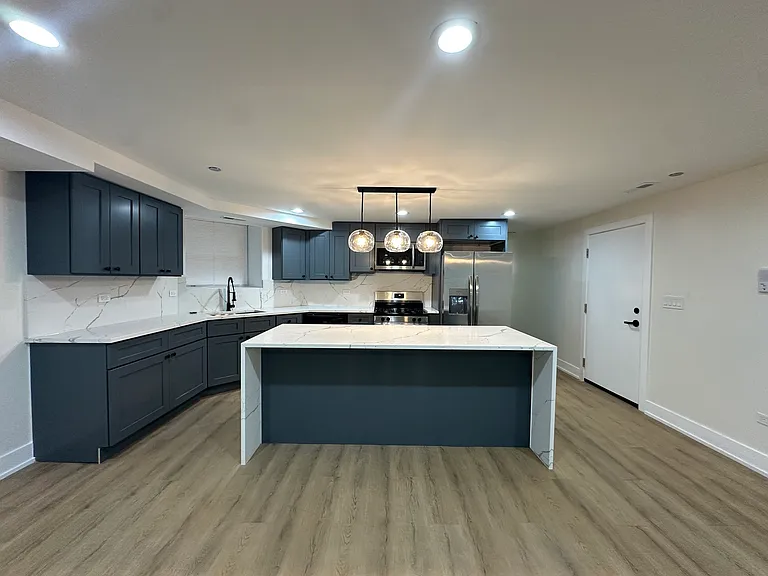 4338 N Clarendon Ave #GS — Photo 9