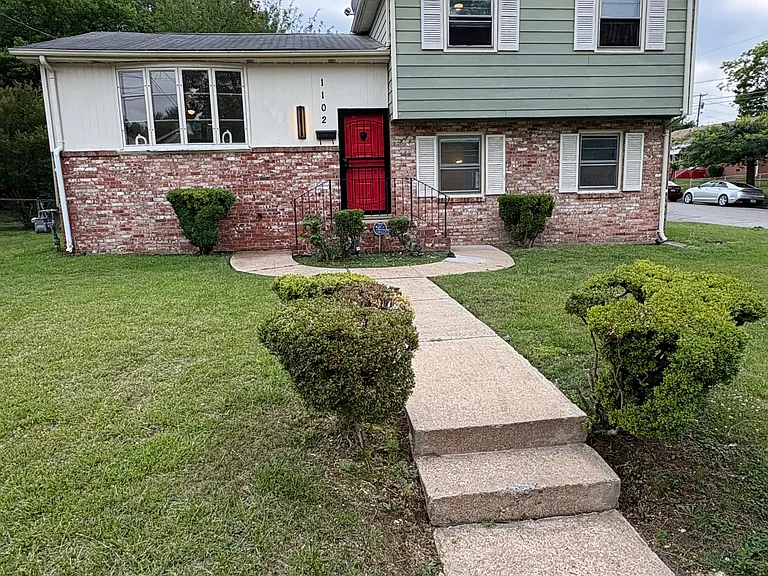 1102 W Booker Cir — Photo 1