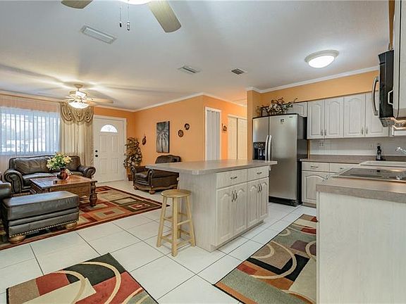 5th image of 200 Davison Ave NE