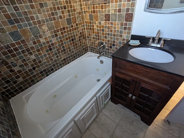 630 Broadway St #C — Photo 27