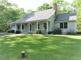 60 Whalehead Rd, Gales Ferry, CT 06335