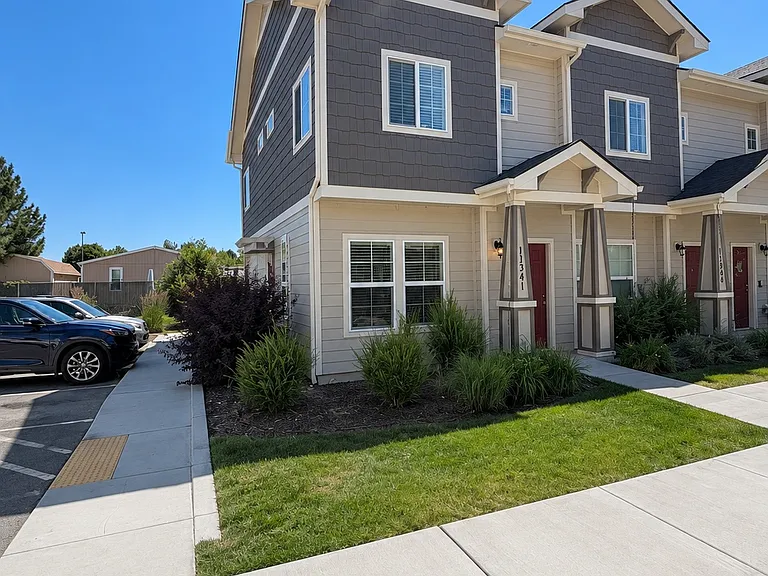 11341 W Gabrielle Dr — Photo 2