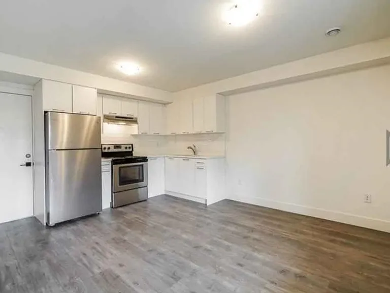 9876 Huckleberry Dr — Photo 2