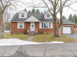 31 Bosher Dr, Albany, NY 12205