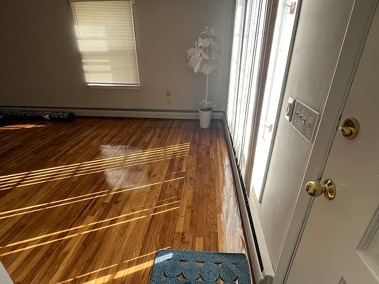 380 Woodhaven Rd — Photo 2