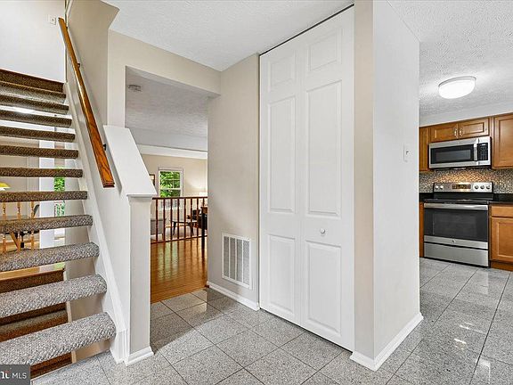 4th image of 639 Coral Reef Dr