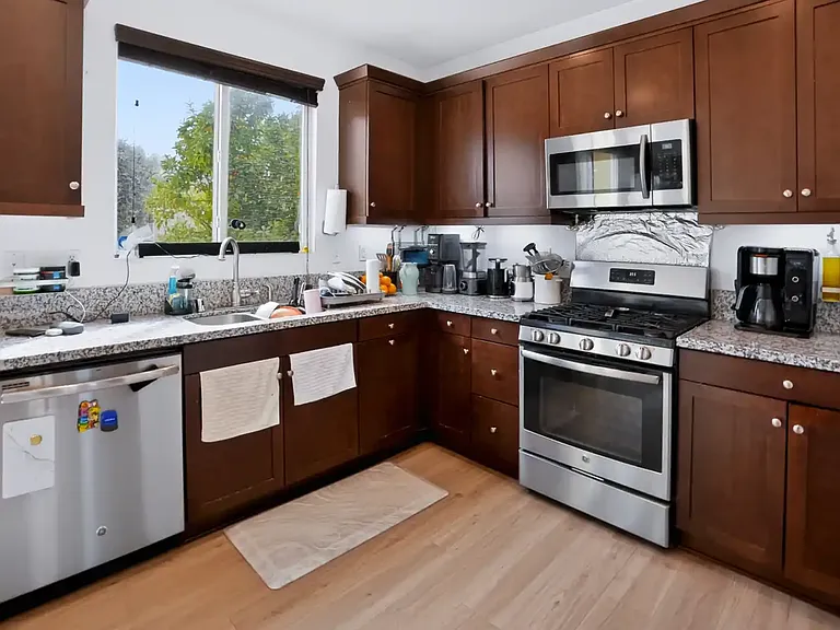 24235 Lilac Ln — Photo 17