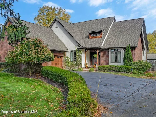 222 Glenburn Rd, Clarks Green, PA 18411