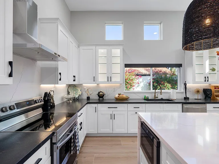 8946 E Gray Rd — Photo 16