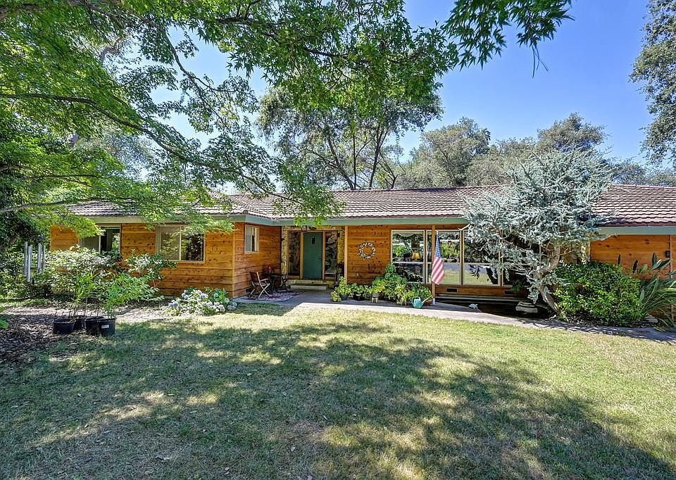 1st image of 7912 Oak Glen Ln