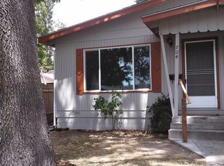 704 NW D St, Grants Pass, OR 97526