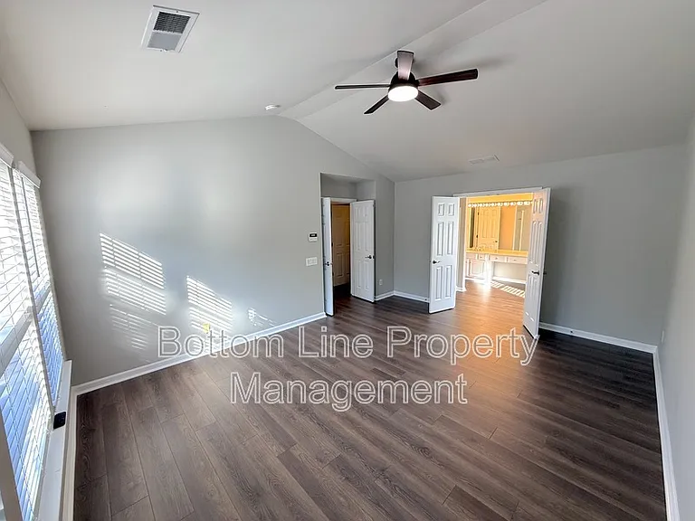 10016 Heatherly Ct — Photo 17