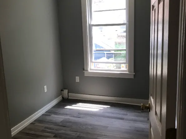 360 Cumberland Ave #3, Portland, ME 04101