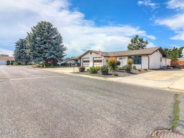 4909 McCargar St, Yakima, WA 98908