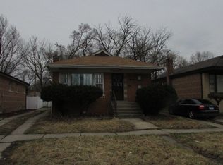 318 Shore Dr, Harvey, IL