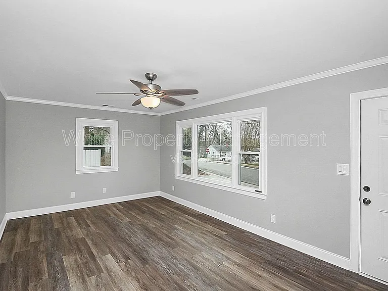 604 Westwood Cir — Photo 5