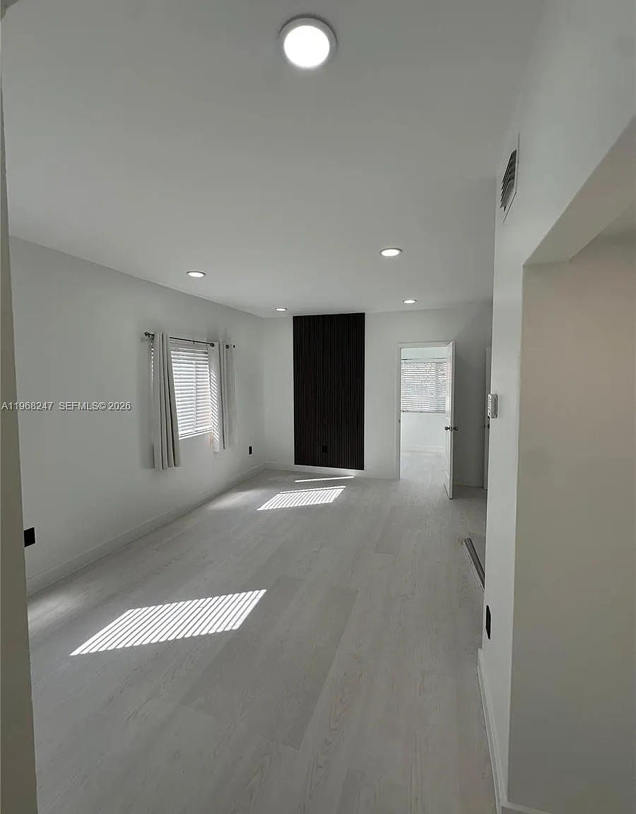 River Point Condo — Photo 2