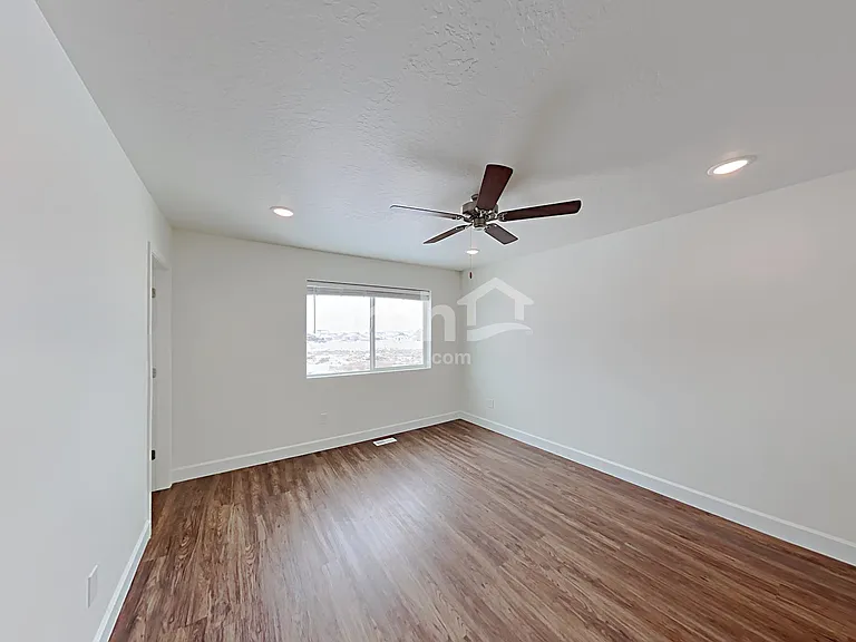 2388 E Frontier St — Photo 8