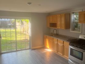 395 S 8th St