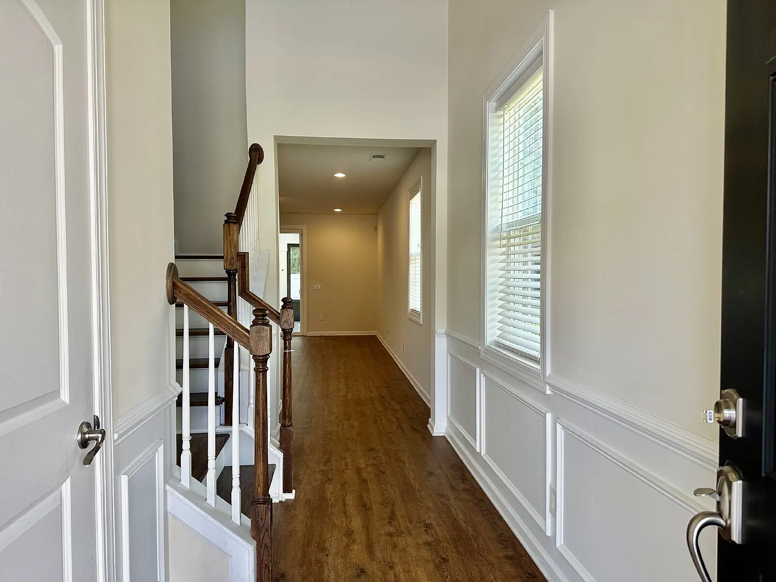 4 bed, 2.5 bath, 2324 sqft, $3,700 — Photo 3