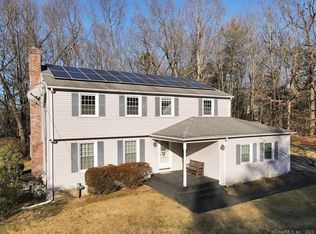 32 Pioneer Dr, Windsor, CT 06095