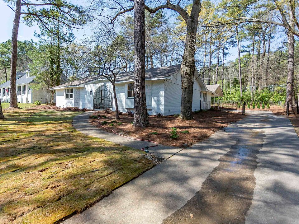 1st image of 2885 Wisteria Dr