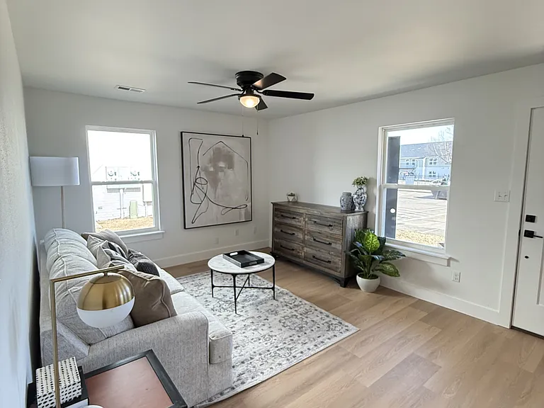 1172 W Cato Springs Rd — Photo 8