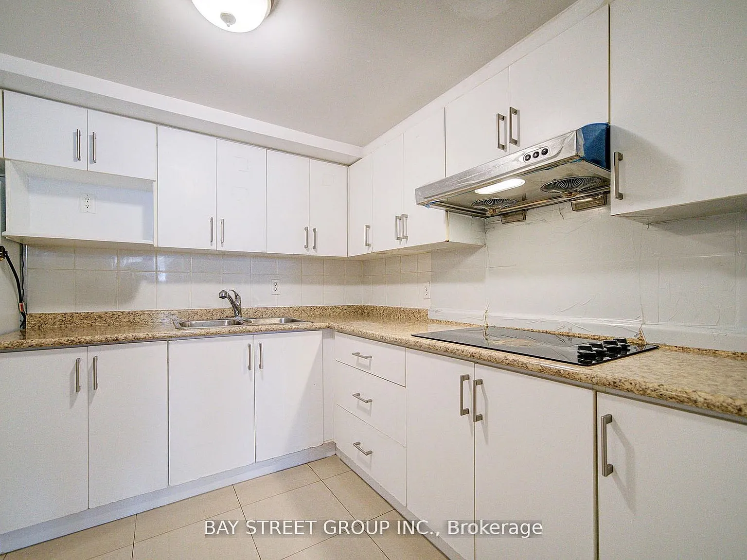 3 bed, $2,000 — Photo 3