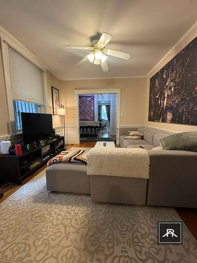 2 bed, 1.0 bath, 900 sqft, $2,900 — Photo 3