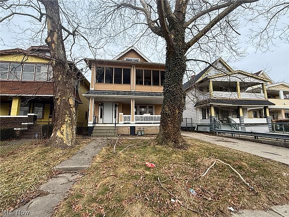 2nd image of 851 Paxton Rd