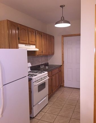 2nd image of 30 Seidler St APT 1R