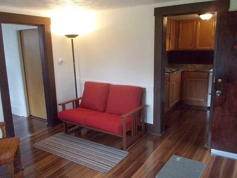 924 E Main St — Photo 5
