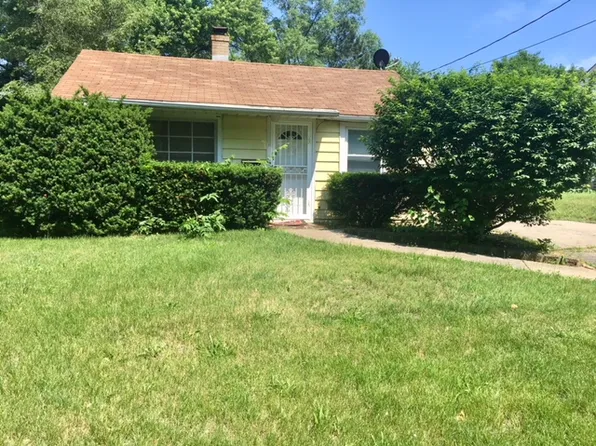 3206 7th St, Rockford, IL 61109