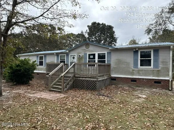 124 Edgewater Lane, Richlands, NC 28574