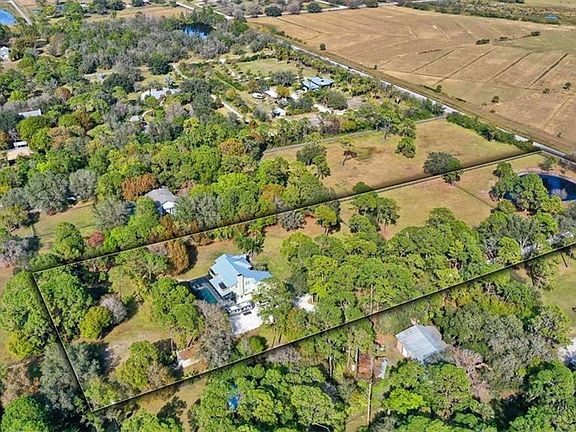 3rd image of 1210 Cowpen Ln