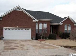 1570 Meadowlake Dr, Gadsden, AL 35907