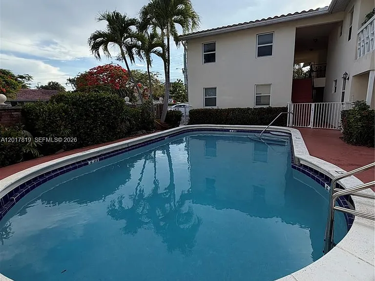 2591 NE 55th Ct #202 — Photo 4