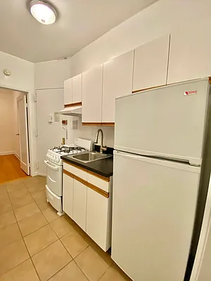 Rented by Waverly Realty Associates | media 5