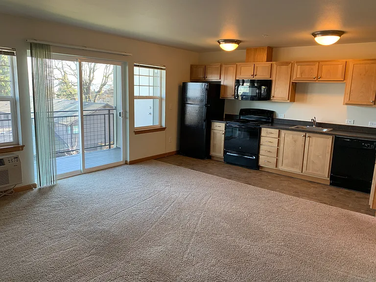 3745 SW Water Ave #203 — Photo 11
