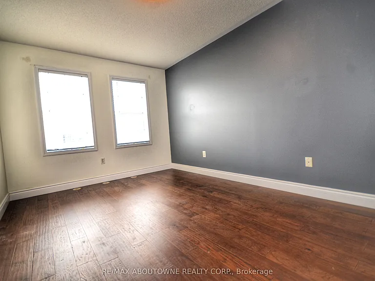 3057 Dewridge Ave — Photo 9