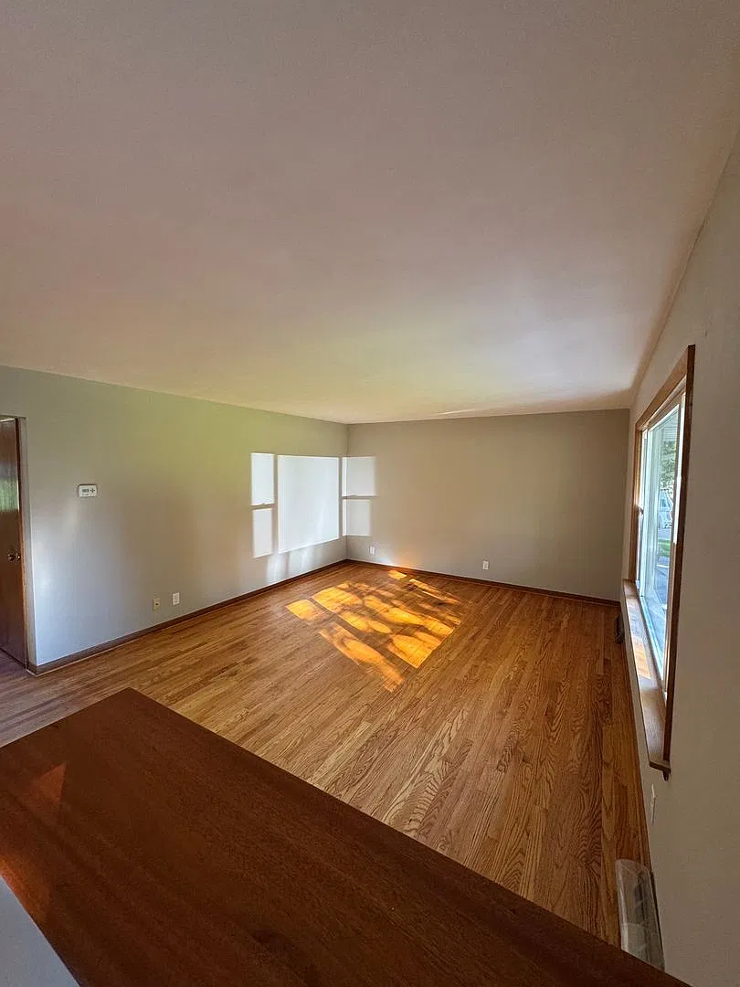 Three Bedroom One Bathroom Home $1,995.00 — Photo 2