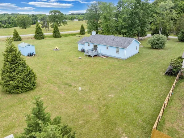 44 Strawberry Banks Dr, Moneta, VA 24121