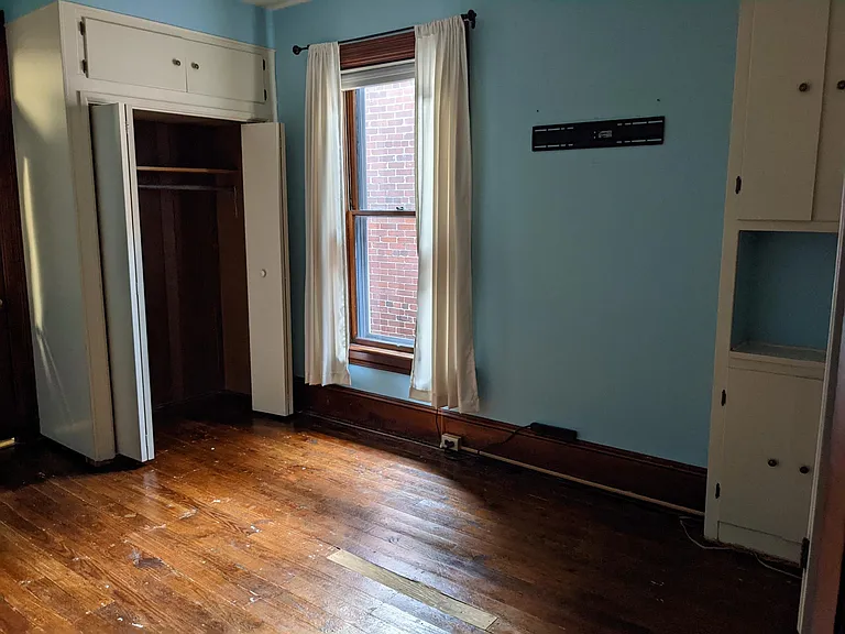 Back bedroom (2nd floor)
